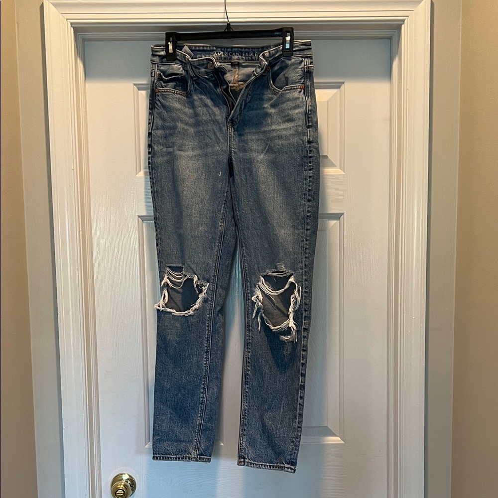 AE size 4 LONG Distressed High-Waist Women's Jeans - Blue